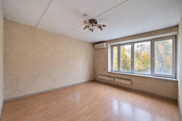 Продам трехкомнатную (3-комн.) квартиру, Рябиновая ул, 8к1, Москва г