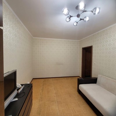 Продам двухкомнатную (2-комн.) квартиру, Осенний б-р, 5к3, Москва г