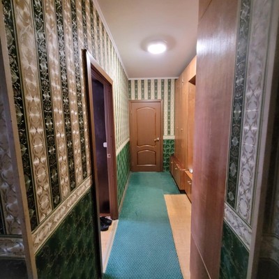 Продам двухкомнатную (2-комн.) квартиру, Осенний б-р, 5к3, Москва г