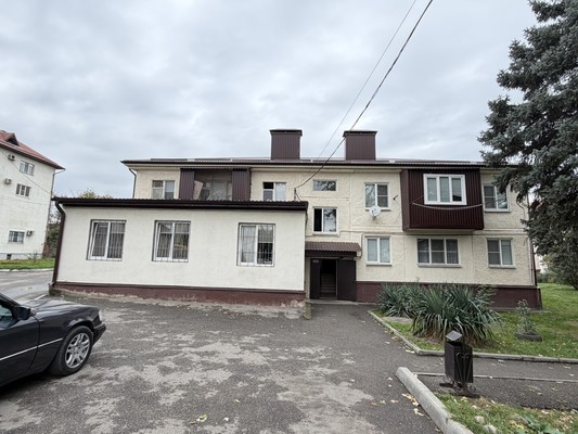 Продам двухкомнатную (2-комн.) квартиру, Героя России Кярова А.С. ул, 22, Чегем г