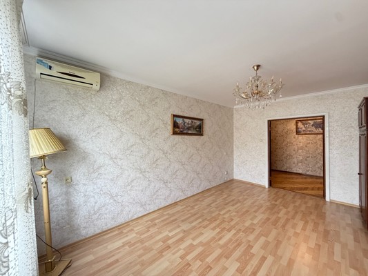 Продам трехкомнатную (3-комн.) квартиру, Тарчокова ул, 54, Нальчик г