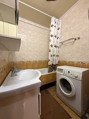Продам трехкомнатную (3-комн.) квартиру, Тарчокова ул, 54, Нальчик г