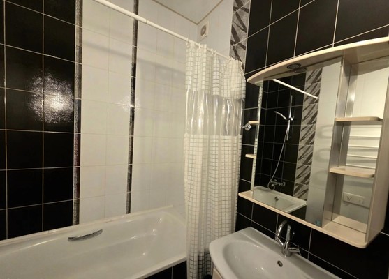 Продам однокомнатную (1-комн.) квартиру, 2-я Деловая ул, 13/2, Ростов-на-Дону г