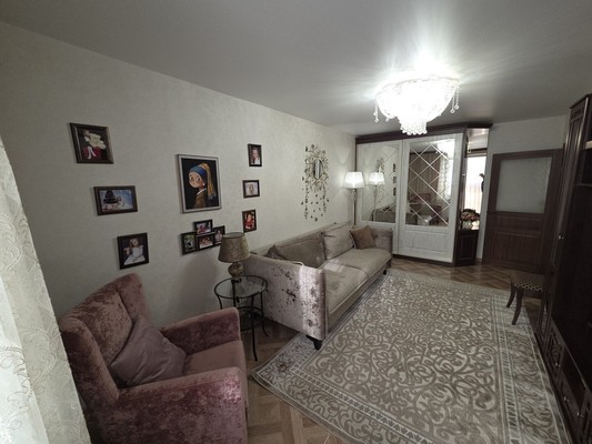 Продам трехкомнатную (3-комн.) квартиру, Кирова ул, 20, Медведево пгт