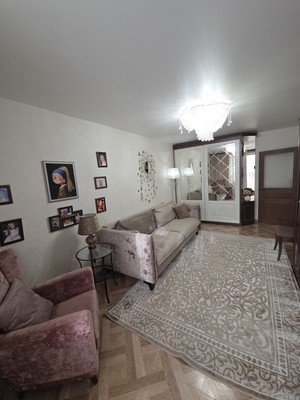 Продам трехкомнатную (3-комн.) квартиру, Кирова ул, 20, Медведево пгт
