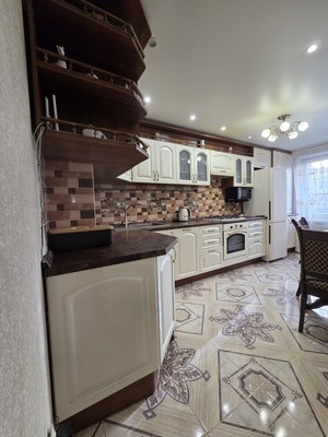Продам трехкомнатную (3-комн.) квартиру, Кирова ул, 20, Медведево пгт
