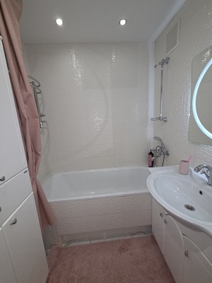 Продам трехкомнатную (3-комн.) квартиру, Кирова ул, 20, Медведево пгт