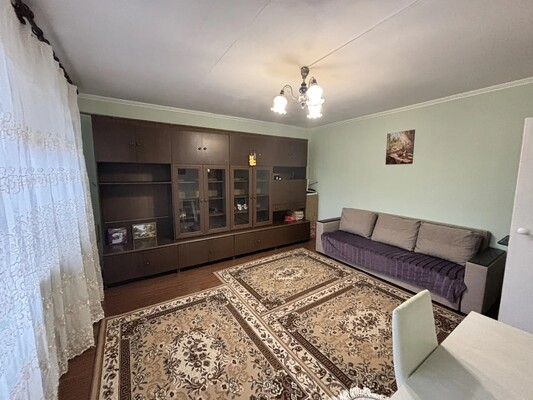 Продам двухкомнатную (2-комн.) квартиру, Южный мкр, дом 88, Истра г