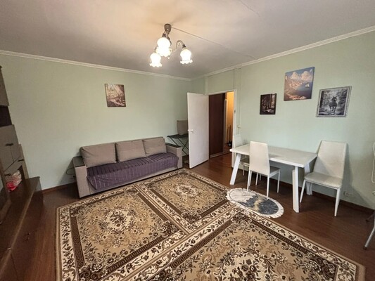Продам двухкомнатную (2-комн.) квартиру, Южный мкр, дом 88, Истра г