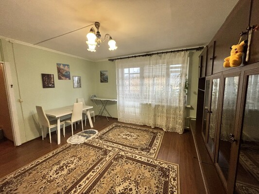Продам двухкомнатную (2-комн.) квартиру, Южный мкр, дом 88, Истра г