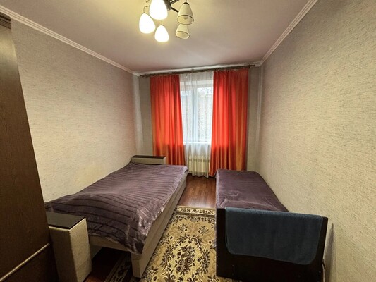 Продам двухкомнатную (2-комн.) квартиру, Южный мкр, дом 88, Истра г