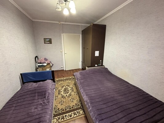 Продам двухкомнатную (2-комн.) квартиру, Южный мкр, дом 88, Истра г