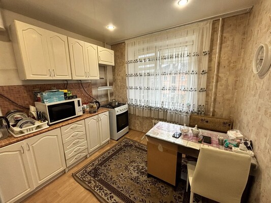 Продам двухкомнатную (2-комн.) квартиру, Южный мкр, дом 88, Истра г