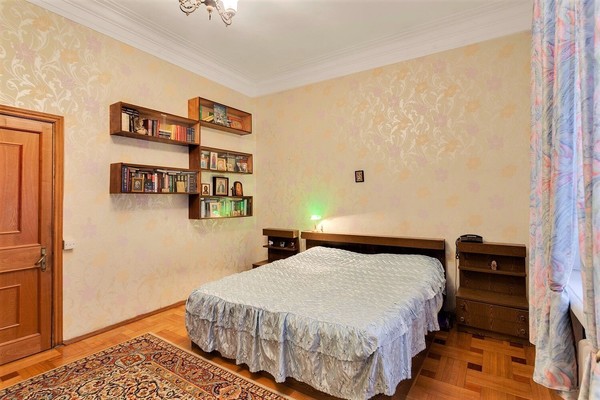 Продам многокомнатную квартиру, Никитский б-р, 12, Москва г