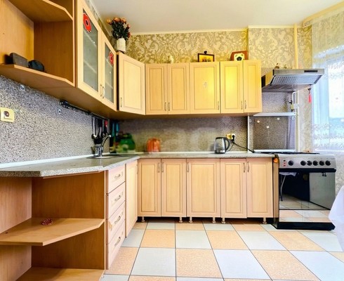 Продам двухкомнатную (2-комн.) квартиру, Зеленодольская ул, 9, Ханты-Мансийск г