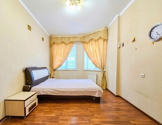 Продам двухкомнатную (2-комн.) квартиру, Зеленодольская ул, 9, Ханты-Мансийск г