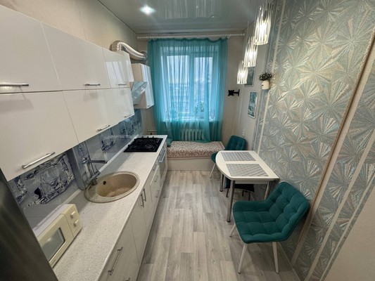 Продам двухкомнатную (2-комн.) квартиру, Мира пр-кт, 26, Комсомольск-на-Амуре г