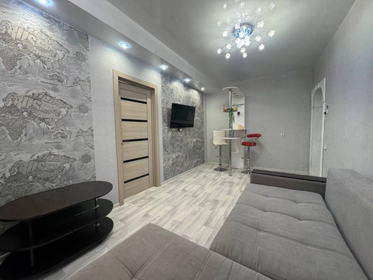Продам двухкомнатную (2-комн.) квартиру, Мира пр-кт, 26, Комсомольск-на-Амуре г