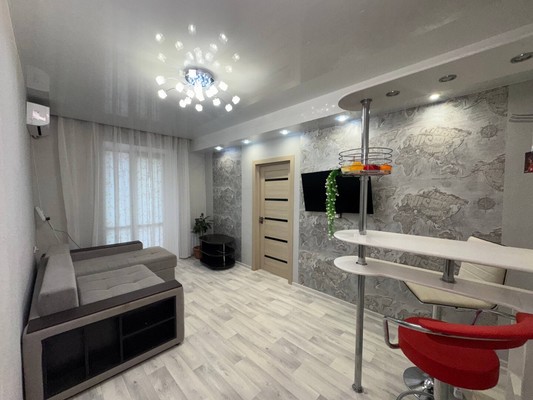 Продам двухкомнатную (2-комн.) квартиру, Мира пр-кт, 26, Комсомольск-на-Амуре г