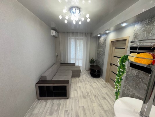 Продам двухкомнатную (2-комн.) квартиру, Мира пр-кт, 26, Комсомольск-на-Амуре г