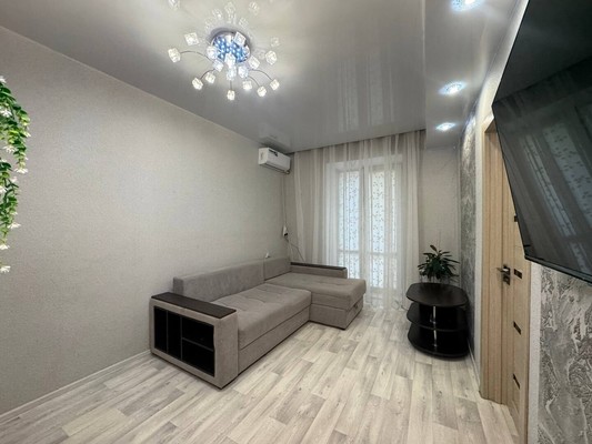 Продам двухкомнатную (2-комн.) квартиру, Мира пр-кт, 26, Комсомольск-на-Амуре г