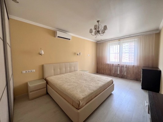 Продам двухкомнатную (2-комн.) квартиру, Южная ул, 25, Новороссийск г