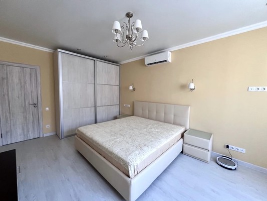Продам двухкомнатную (2-комн.) квартиру, Южная ул, 25, Новороссийск г