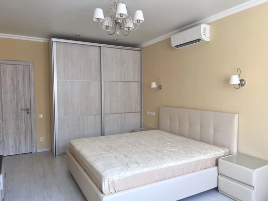Продам двухкомнатную (2-комн.) квартиру, Южная ул, 25, Новороссийск г