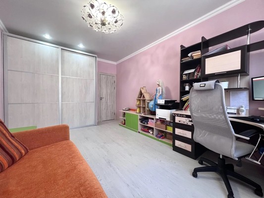 Продам двухкомнатную (2-комн.) квартиру, Южная ул, 25, Новороссийск г