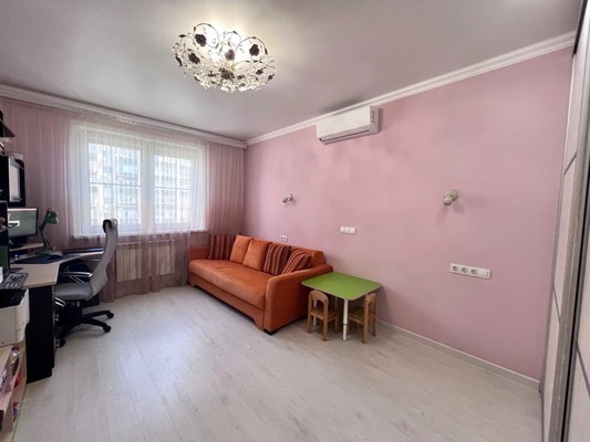 Продам двухкомнатную (2-комн.) квартиру, Южная ул, 25, Новороссийск г