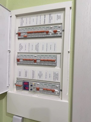 Продам двухкомнатную (2-комн.) квартиру, Южная ул, 25, Новороссийск г