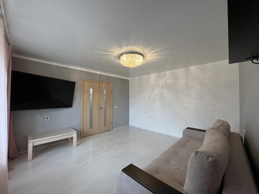 Продам трехкомнатную (3-комн.) квартиру, Ахметова ул, 355, Уфа г