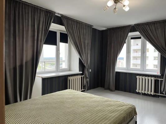 Продам трехкомнатную (3-комн.) квартиру, Ахметова ул, 355, Уфа г