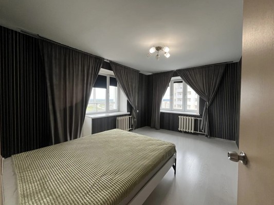 Продам трехкомнатную (3-комн.) квартиру, Ахметова ул, 355, Уфа г
