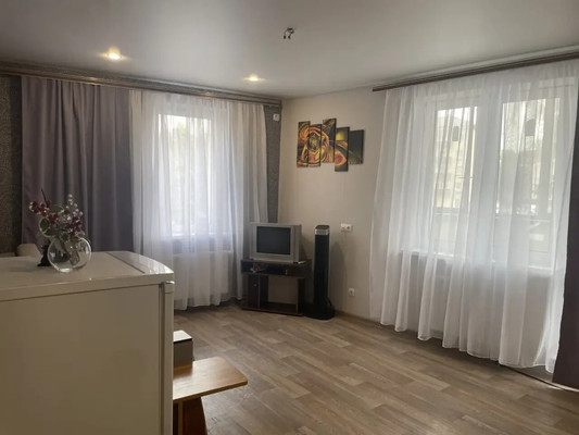 Продам однокомнатную (1-комн.) квартиру, Амирхана Еники ул, 10, Казань г