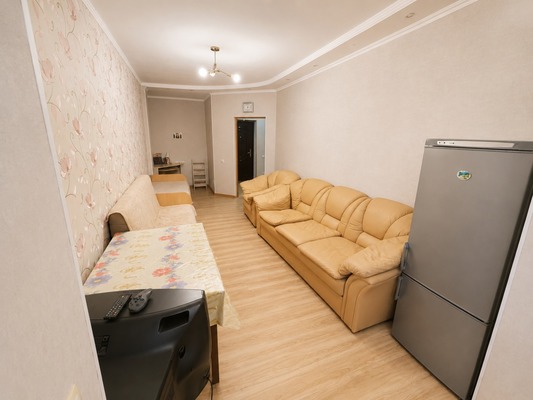 Продам двухкомнатную (2-комн.) квартиру, Средняя ул, 92, Краснодар г