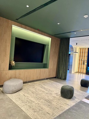 Продам трехкомнатную (3-комн.) квартиру, Малая Очаковская ул, 1к2, Москва г