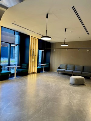 Продам трехкомнатную (3-комн.) квартиру, Малая Очаковская ул, 1к2, Москва г