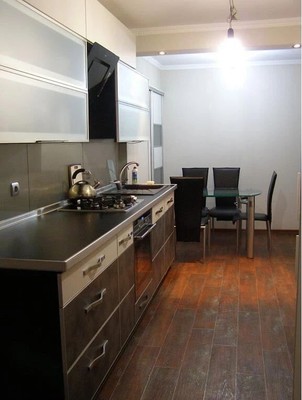 Продам трехкомнатную (3-комн.) квартиру, Киевская ул, 139/2, Симферополь г