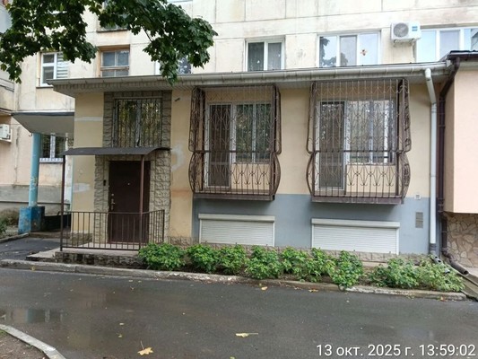 Продам трехкомнатную (3-комн.) квартиру, Киевская ул, 139/2, Симферополь г