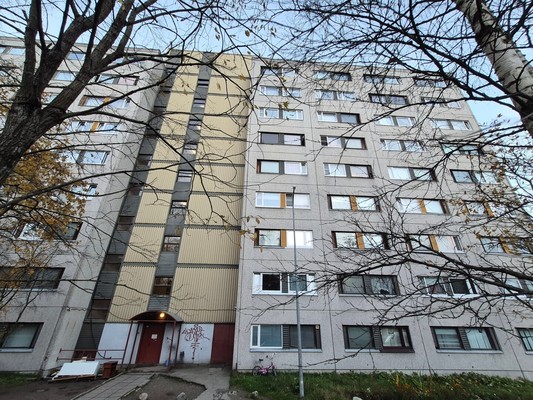 Продам комнату в 12-комн. квартире, Горняков пр-кт, 2кА, Костомукша г