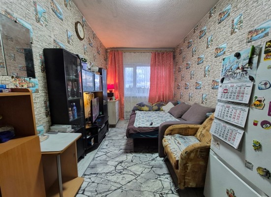 Продам комнату в 12-комн. квартире, Горняков пр-кт, 2кА, Костомукша г