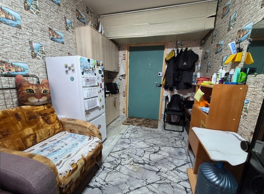 Продам комнату в 12-комн. квартире, Горняков пр-кт, 2кА, Костомукша г