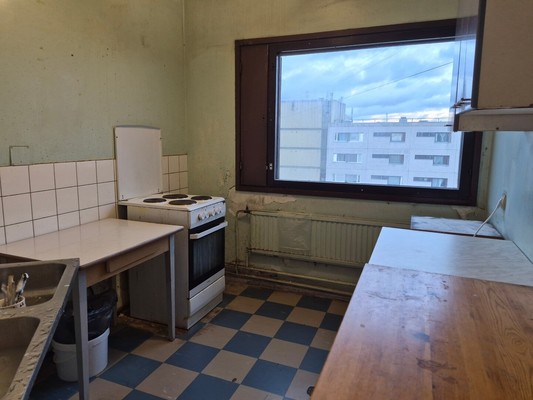 Продам комнату в 12-комн. квартире, Горняков пр-кт, 2кА, Костомукша г