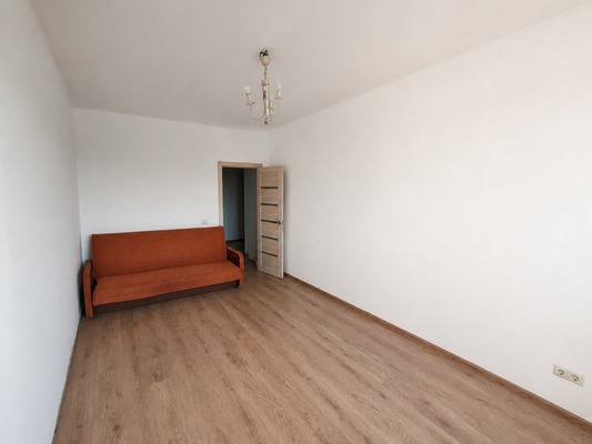Продам трехкомнатную (3-комн.) квартиру, Весенняя ул, 16, Люберцы г