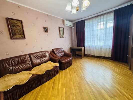 Продам трехкомнатную (3-комн.) квартиру, Жмайлова ул, 23к1, Ростов-на-Дону г
