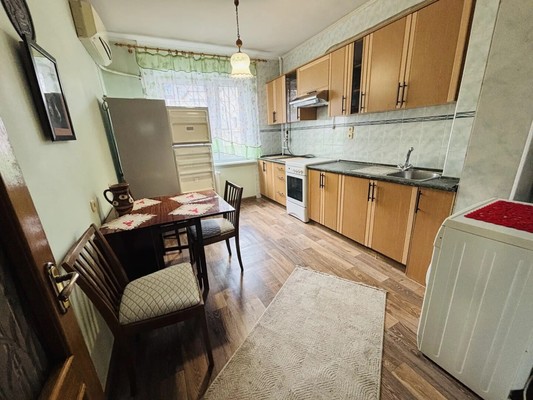 Продам трехкомнатную (3-комн.) квартиру, Жмайлова ул, 23к1, Ростов-на-Дону г