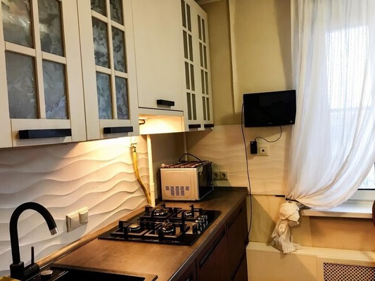 Продам трехкомнатную (3-комн.) квартиру, Домодедовская ул, 24, Москва г
