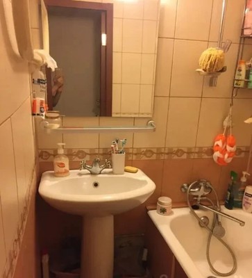 Продам трехкомнатную (3-комн.) квартиру, Домодедовская ул, 24, Москва г