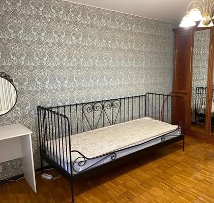 Продам трехкомнатную (3-комн.) квартиру, Домодедовская ул, 24, Москва г